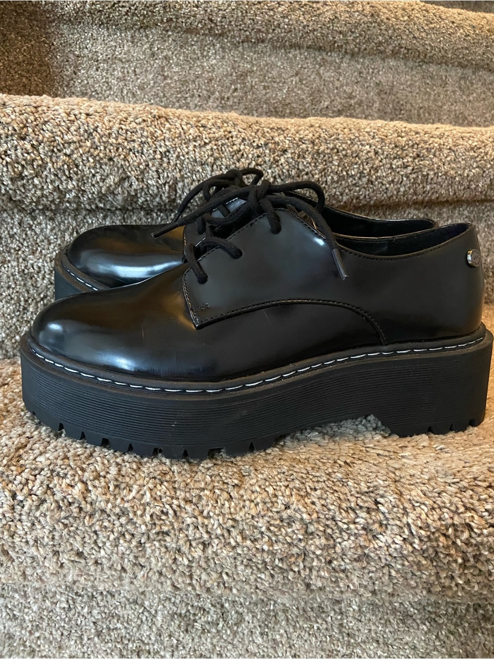 Women's Black Platform Lace-Up Oxfords size 7 oxfords 👞